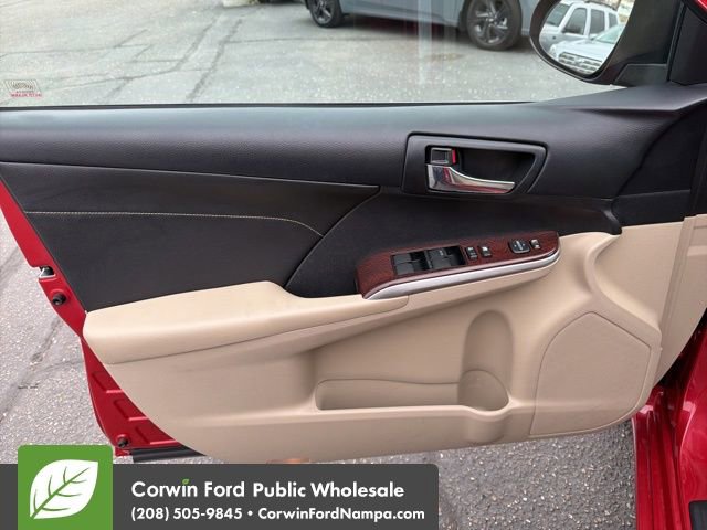 Used 2014 Toyota Camry XLE w/ Leather Package FWD image 13