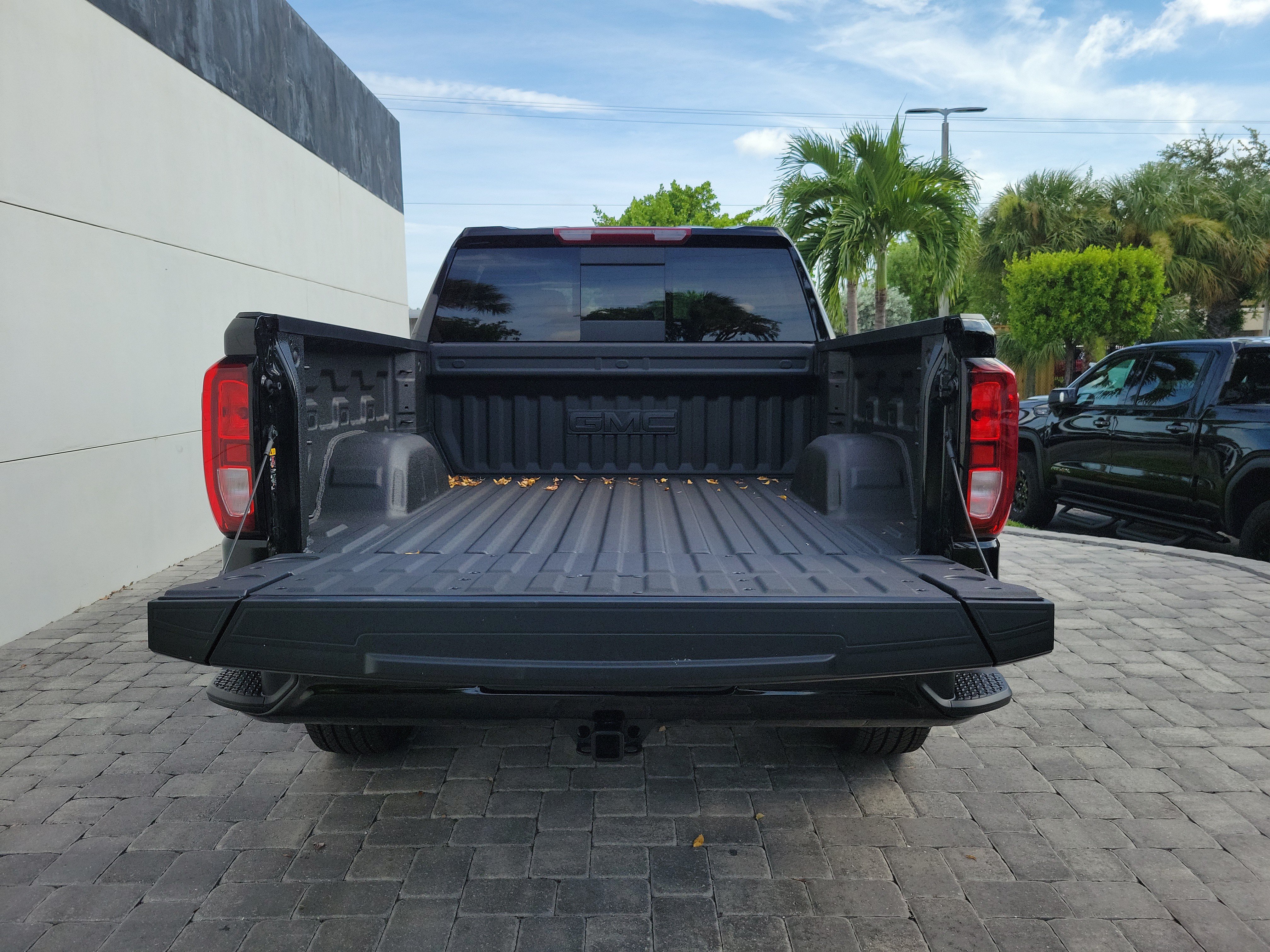 New 2026 GMC Sierra 1500 Elevation w/ Elevation Premium Package AWD/4WD image 11