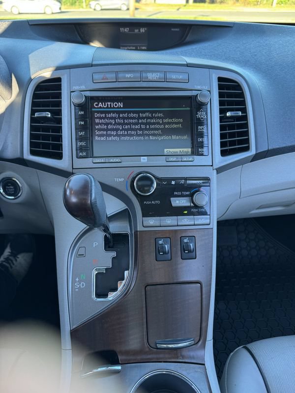 Used 2010 Toyota Venza AWD w/ Comfort Pkg image 12