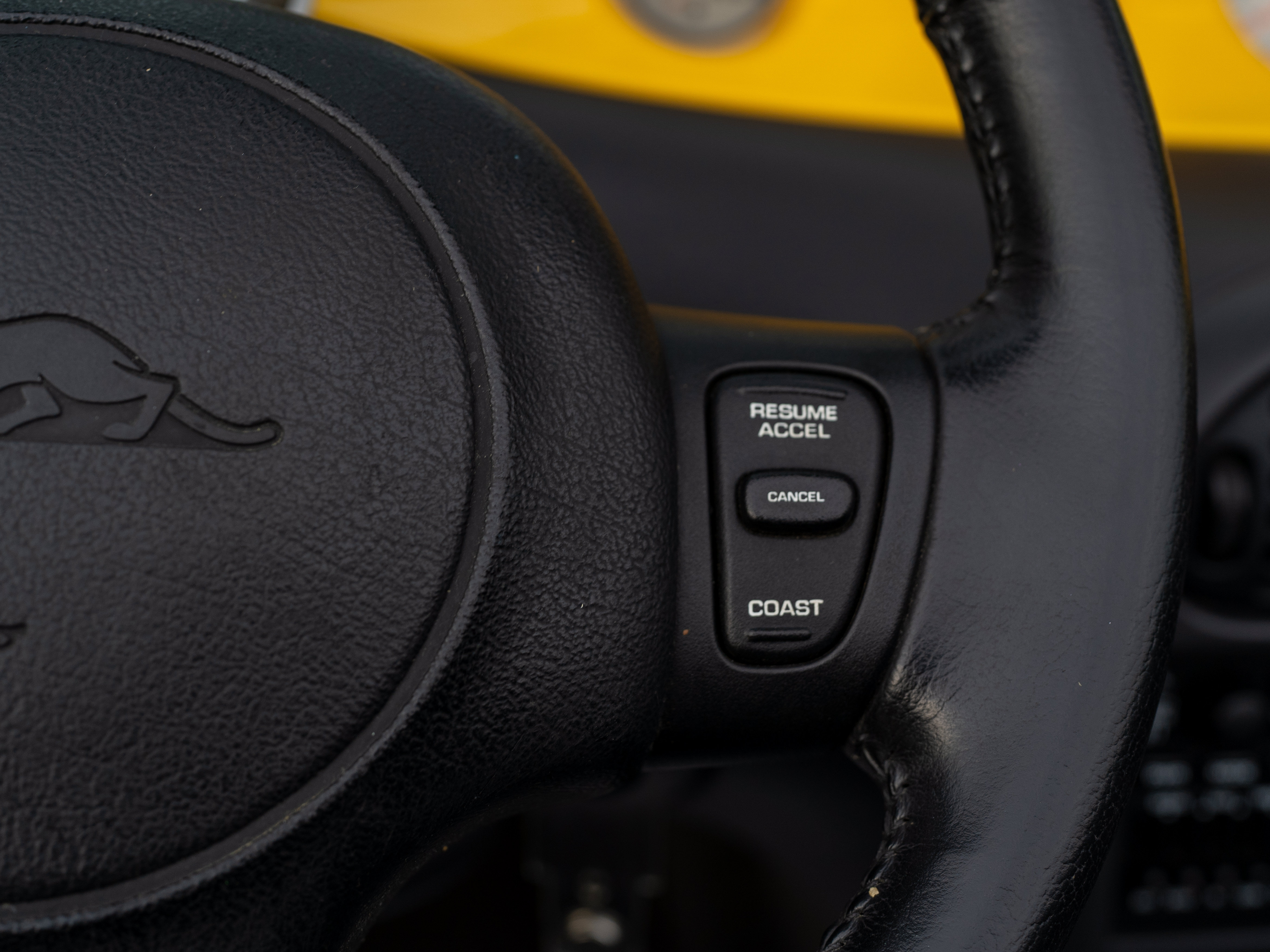 Used 2002 Chrysler Prowler RWD image 16