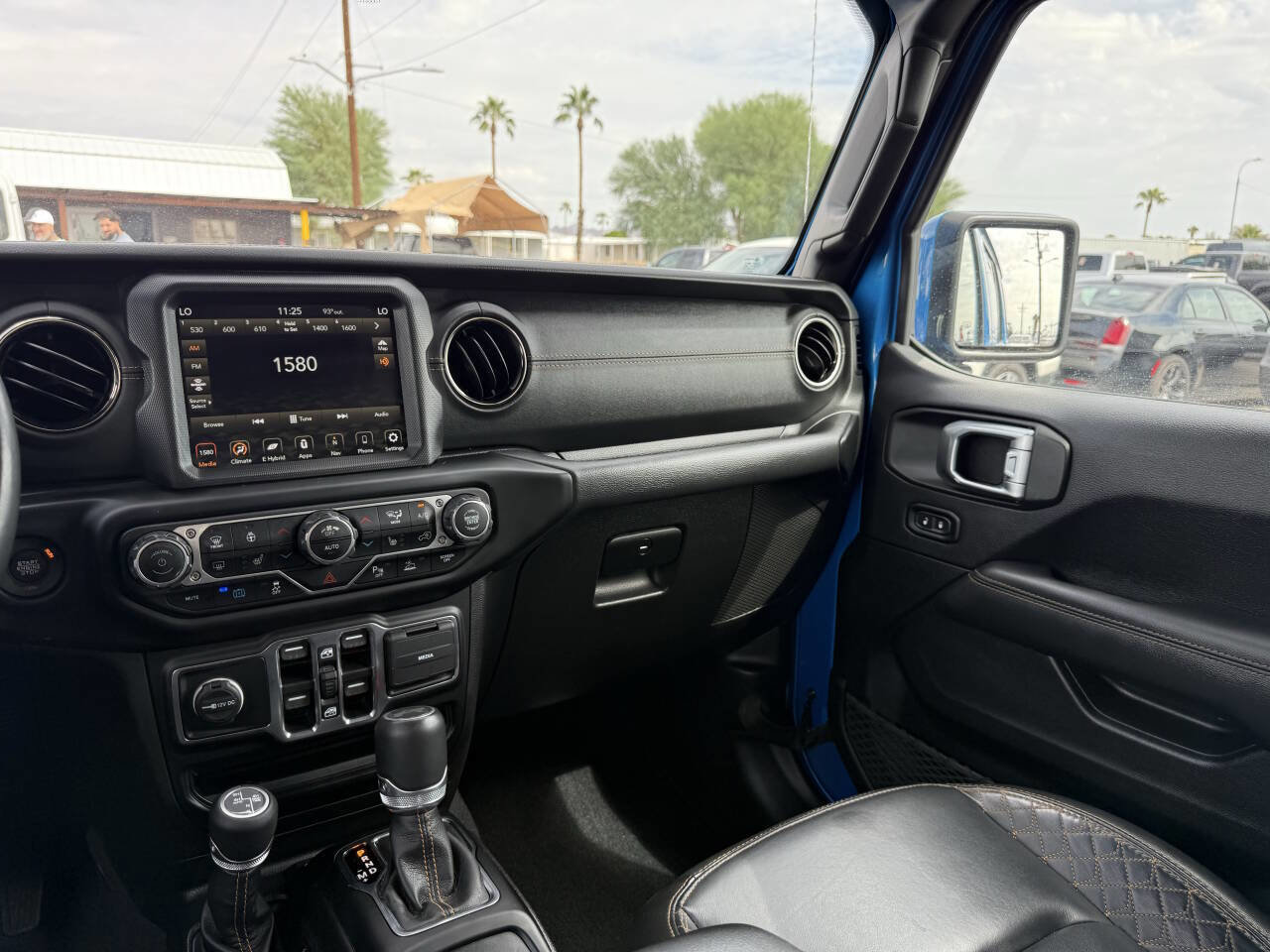 Used 2022 Jeep Wrangler Unlimited Sahara image 38