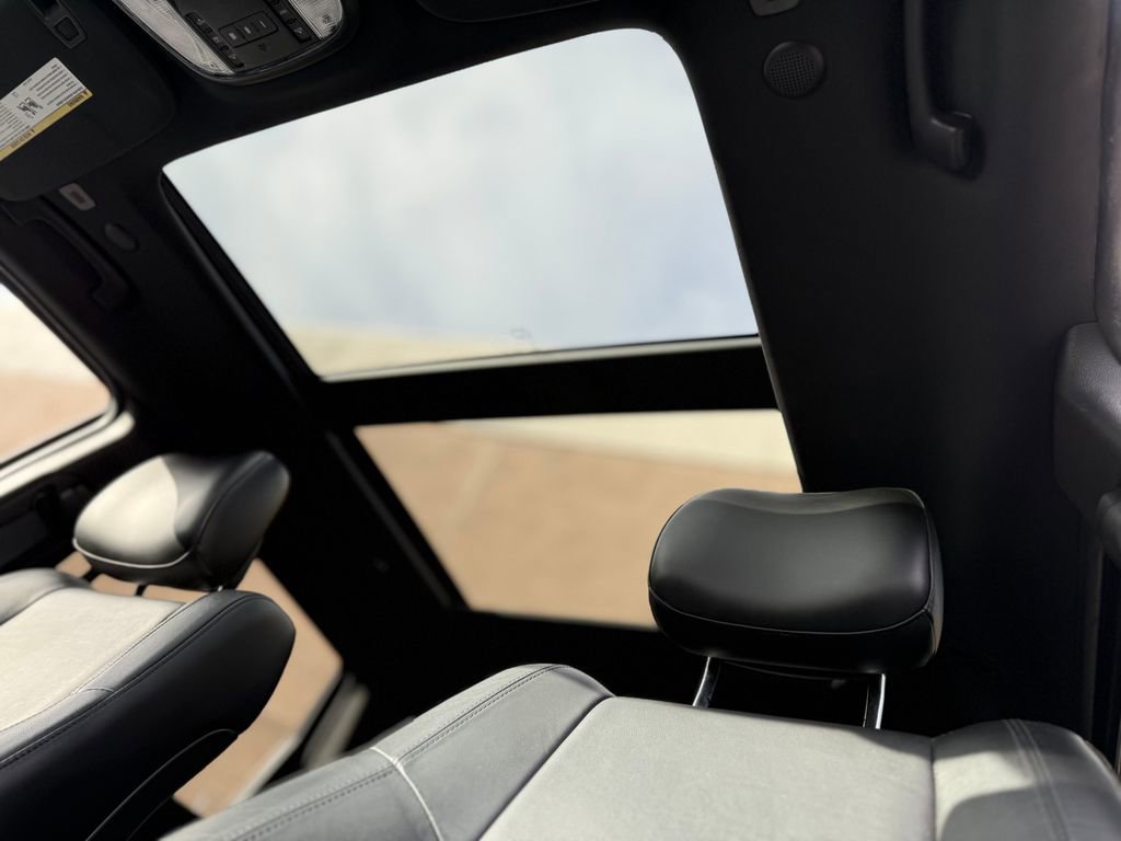 Used 2022 Jeep Grand Cherokee Limited w/ Tech Group image 19