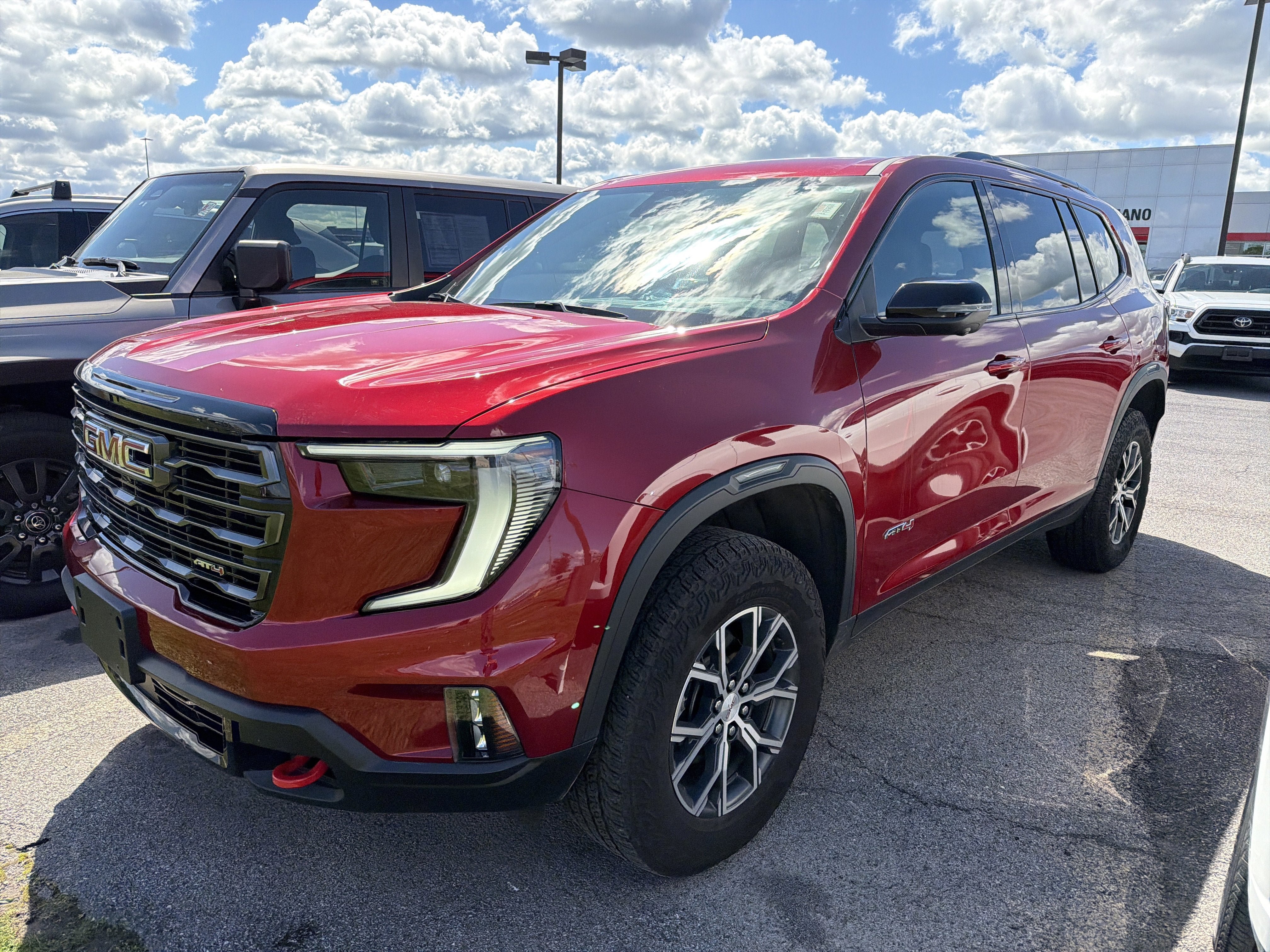 Used 2025 GMC Acadia AT4 AWD/4WD image 4