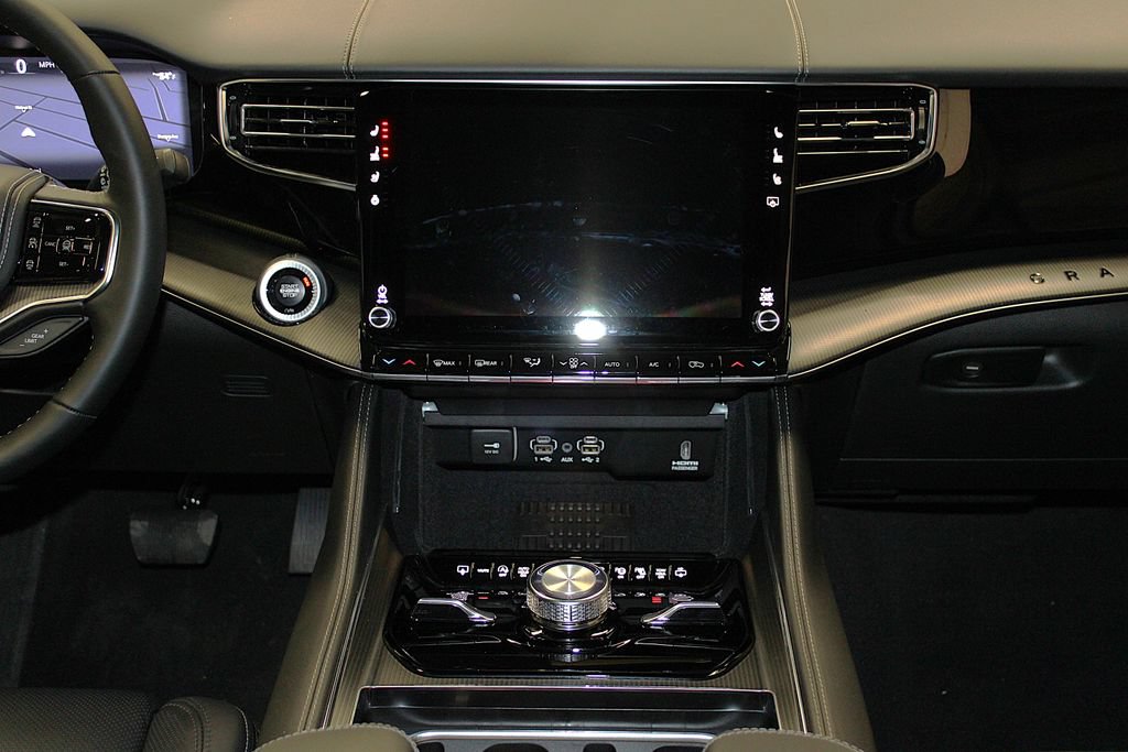 New 2026 Jeep Grand Wagoneer L Summit w/ Premium Group III AWD/4WD image 13