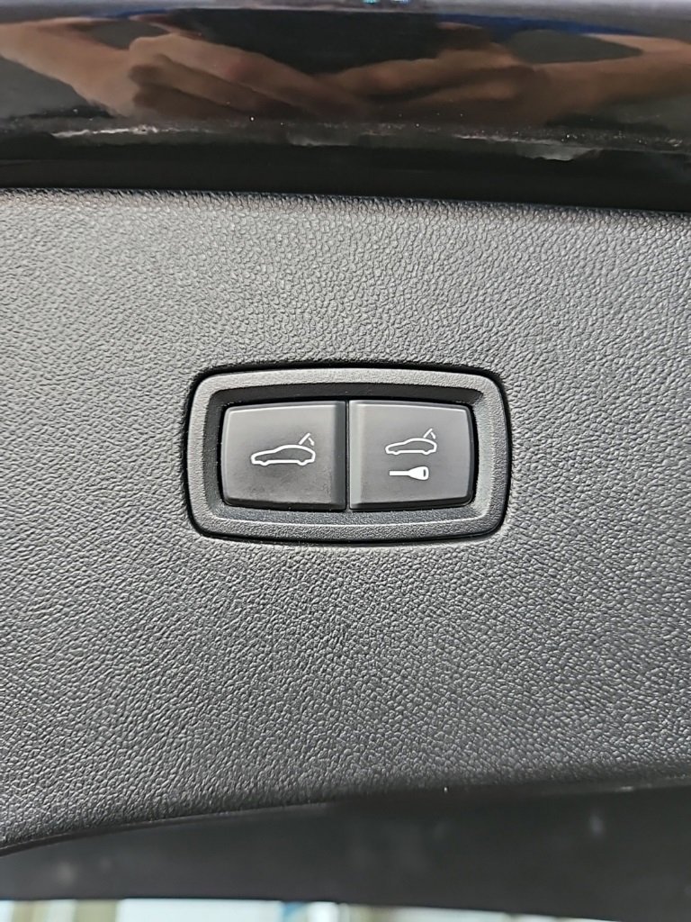 Used 2022 Porsche Cayenne Coupe image 20