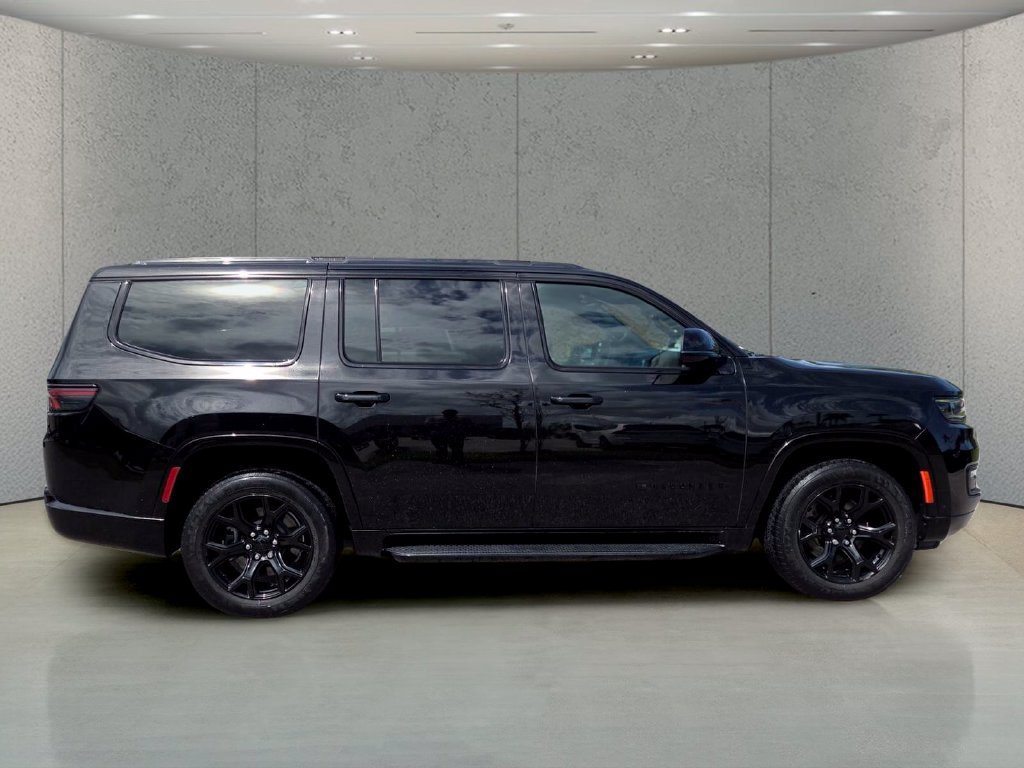 Used 2023 Jeep Wagoneer Series II AWD/4WD image 4