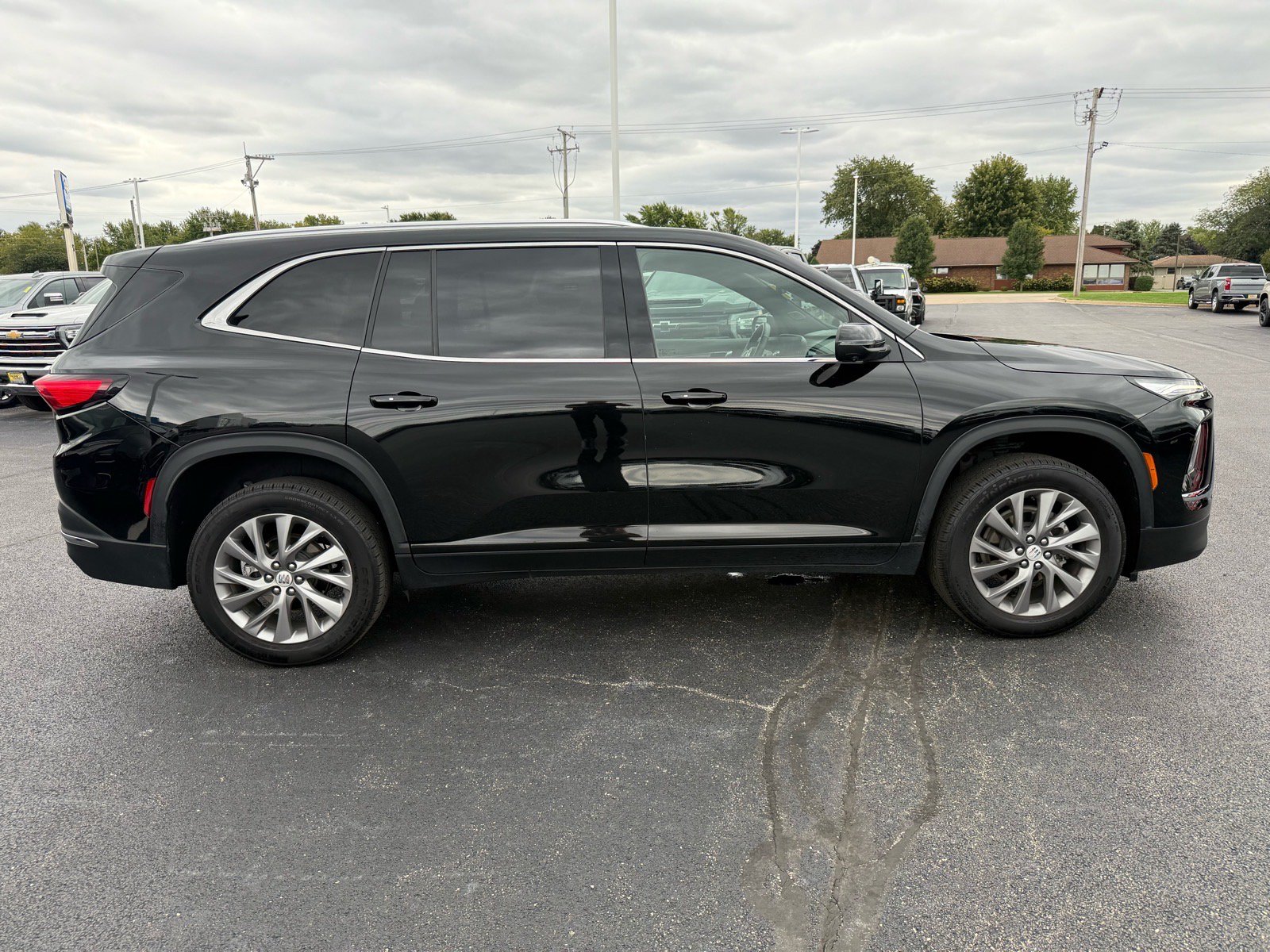 Used 2026 Buick Enclave Preferred w/ Power Package FWD image 6