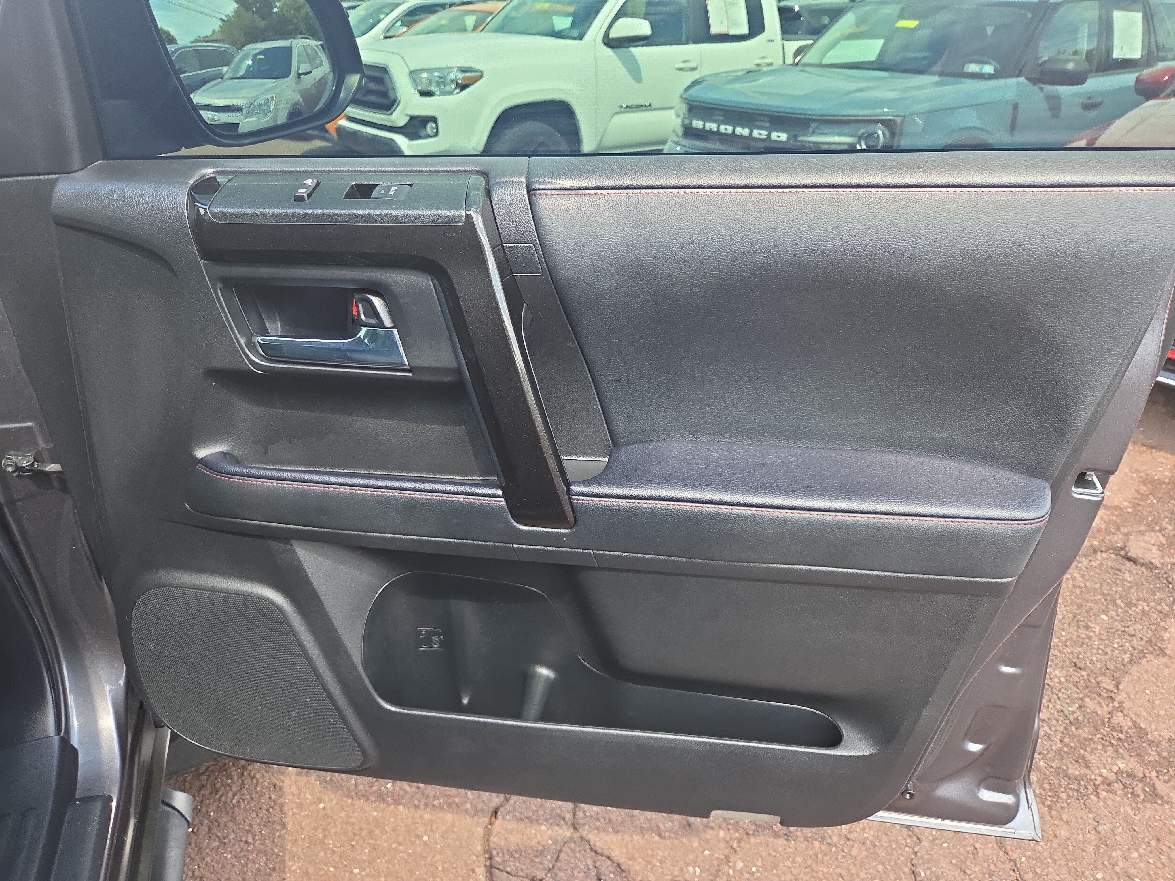 Certified 2021 Toyota 4Runner TRD Off-Road Premium w/ Moonroof Package AWD/4WD image 17