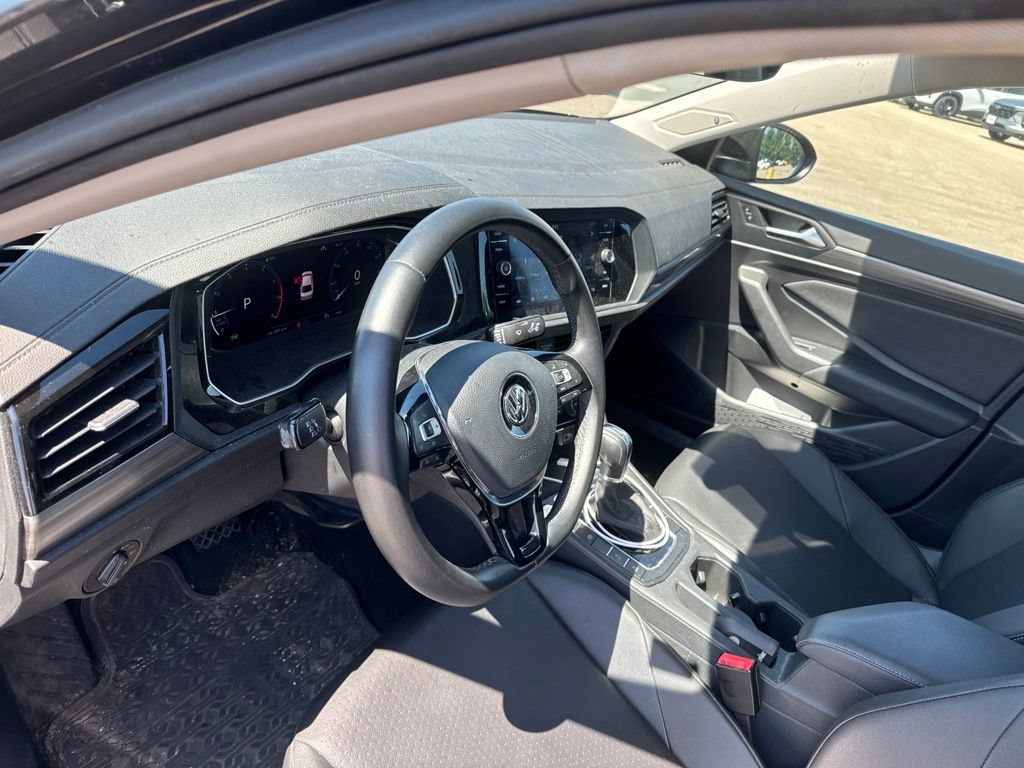 Used 2019 Volkswagen Jetta SEL w/ Cold Weather Package FWD image 18