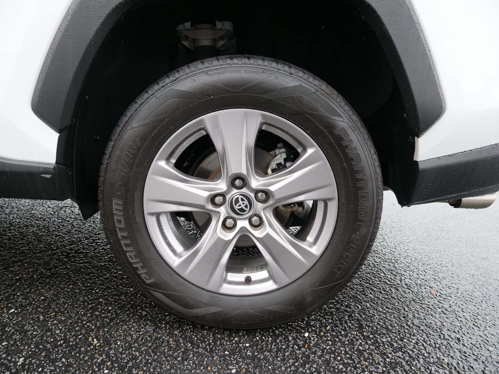 Used 2023 Toyota RAV4 XLE image 12