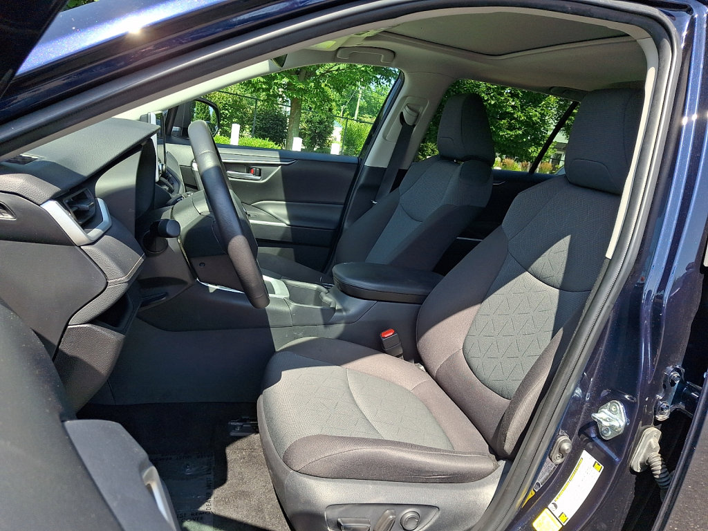 Used 2025 Toyota RAV4 XLE w/ Convenience Package AWD/4WD image 24