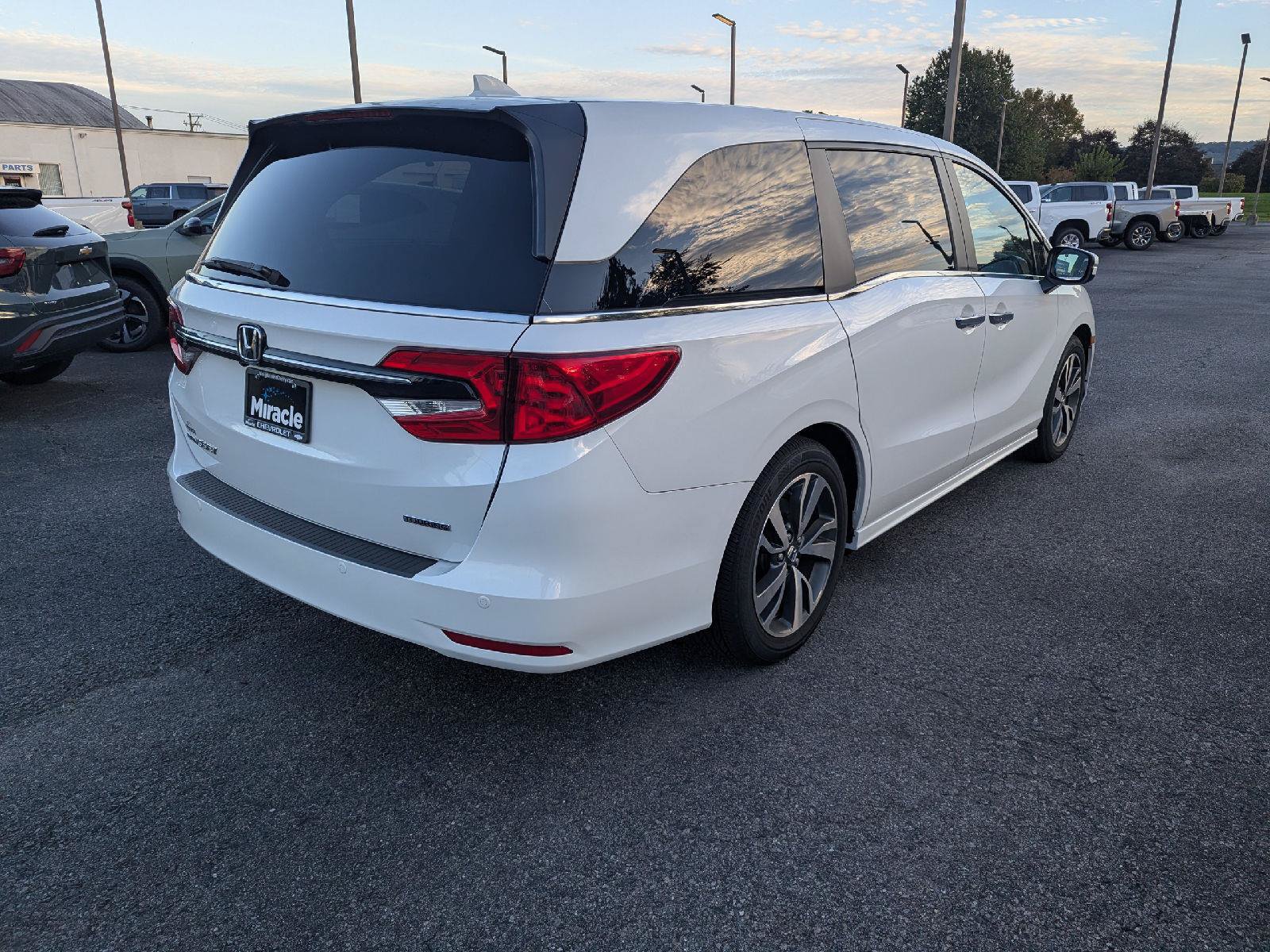 Used 2023 Honda Odyssey Touring image 7