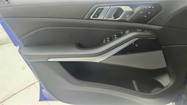 Used 2026 BMW X7 M60i image 39