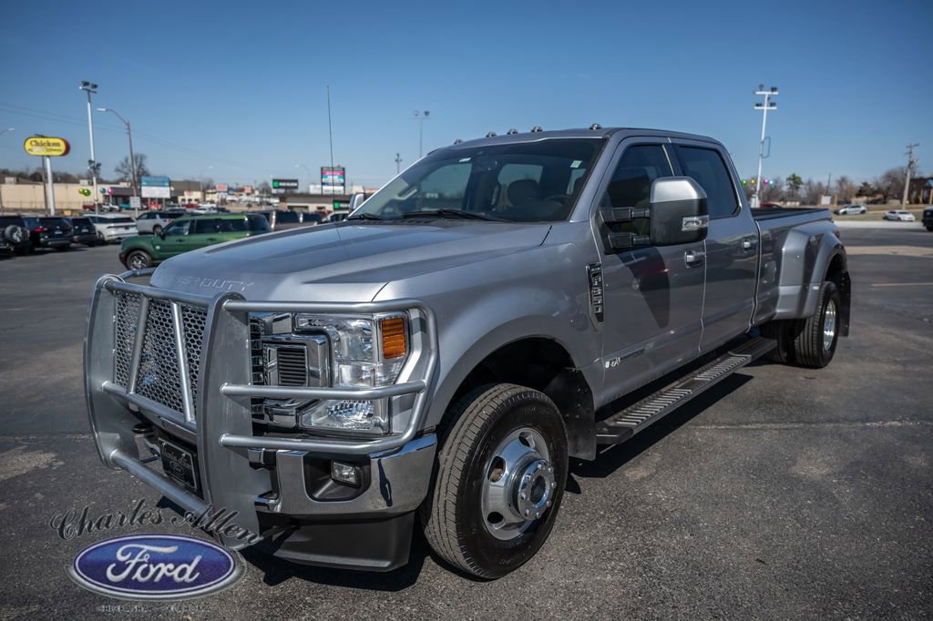 Used 2021 Ford F350 Lariat w/ Lariat Value Package image 3