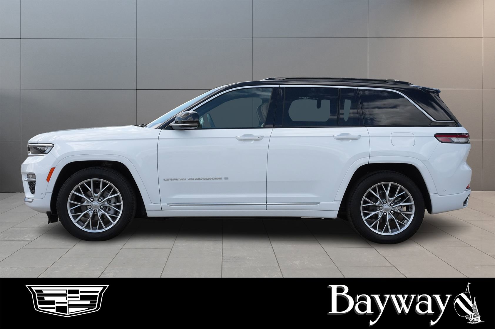 Used 2025 Jeep Grand Cherokee Summit AWD/4WD image 4