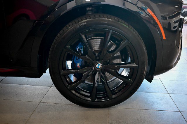 Used 2023 BMW X7 xDrive40i w/ Executive Package image 52