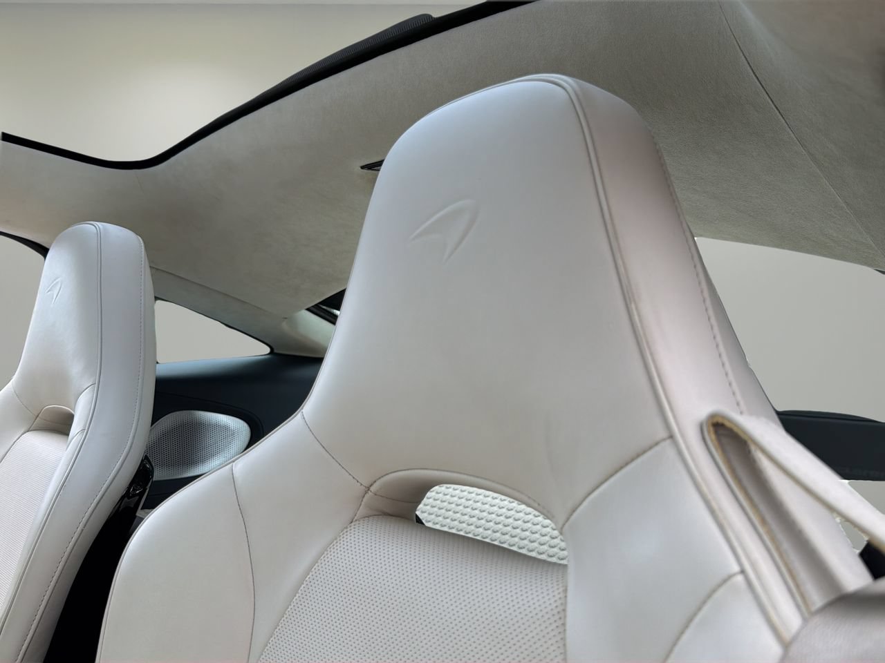 Used 2023 McLaren GT RWD image 11