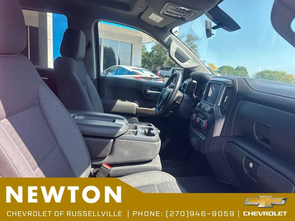Used 2022 Chevrolet Silverado 1500 LT AWD/4WD image 8