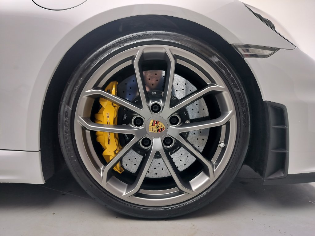 Certified 2020 Porsche 718 Boxster Spyder RWD image 25