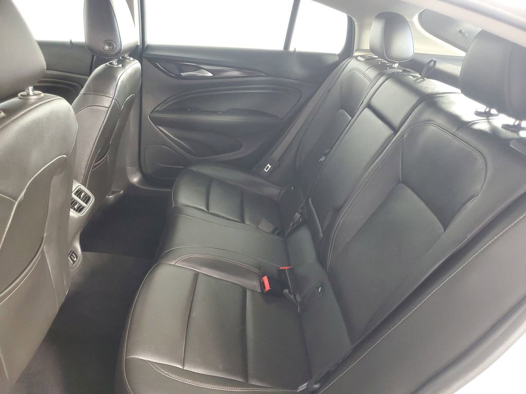 Used 2018 Buick Regal Essence w/ Driver Confidence Package #1 image 13