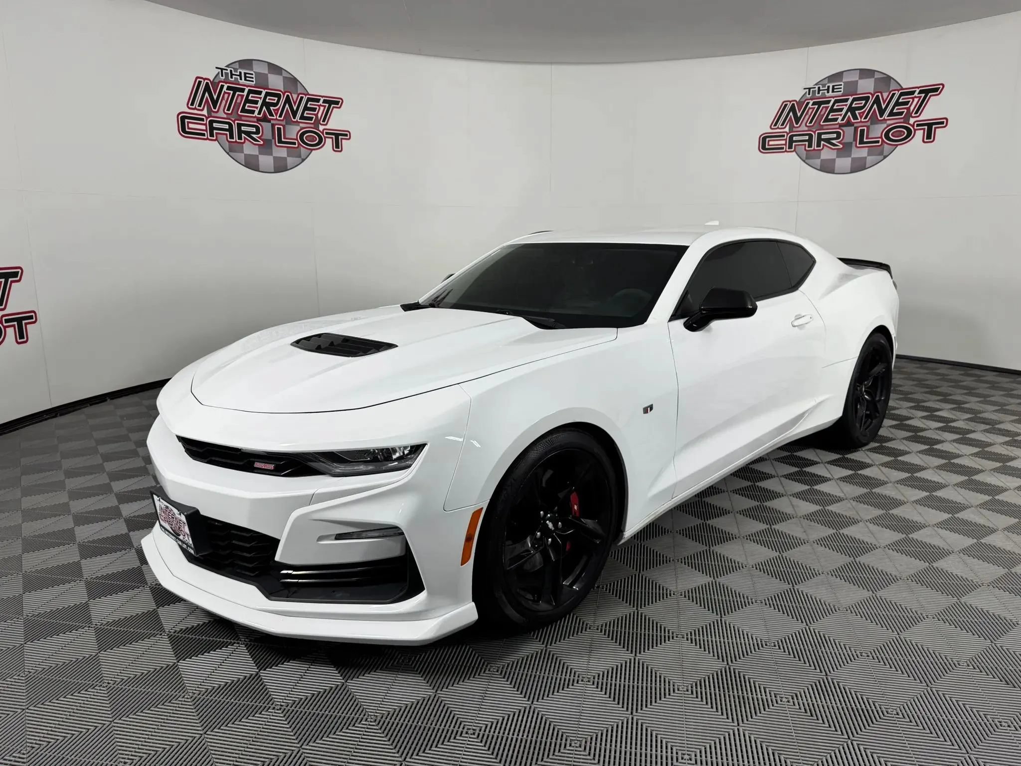 Used 2022 Chevrolet Camaro SS RWD image 3