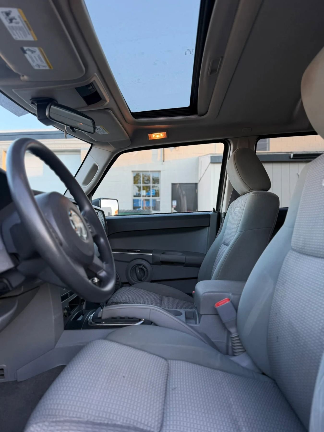 Used 2007 Jeep Commander Sport AWD/4WD image 11
