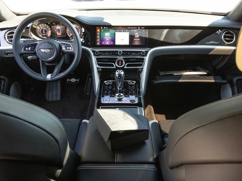 Used 2025 Bentley Flying Spur Plug-In Hybrid AWD/4WD image 51