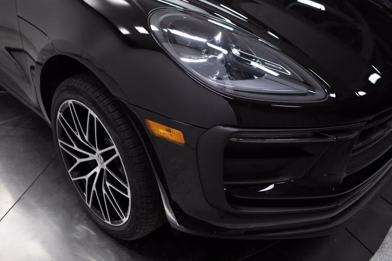 Certified 2026 Porsche Macan AWD/4WD image 12
