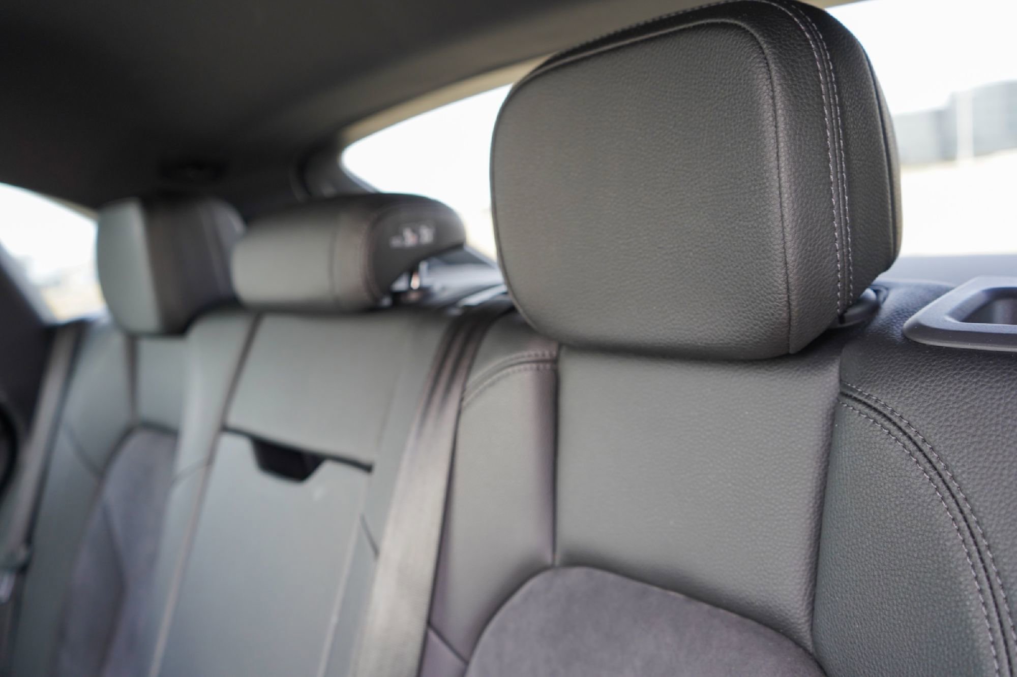 Used 2020 Porsche Macan image 25