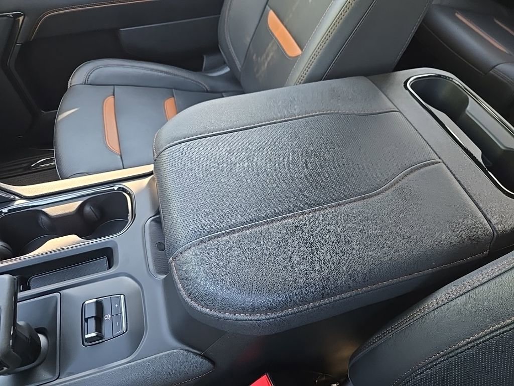 Used 2023 GMC Sierra 1500 AT4 w/ AT4 Premium Package AWD/4WD image 37