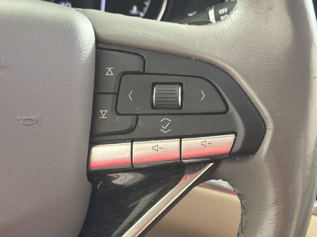 Used 2021 Cadillac XT6 Premium Luxury FWD image 6