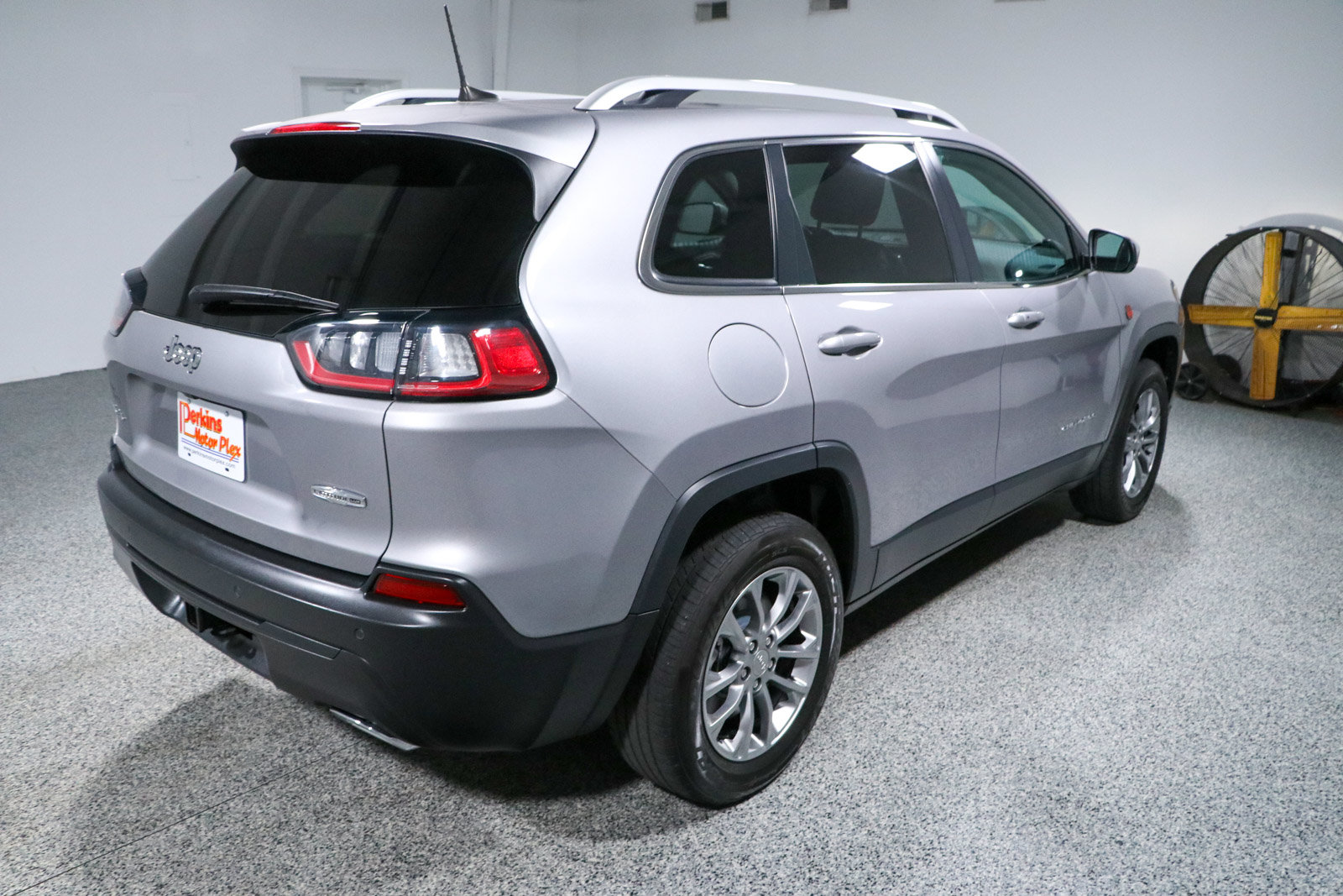 Used 2021 Jeep Cherokee Latitude Lux w/ Comfort/Convenience Group AWD/4WD image 7