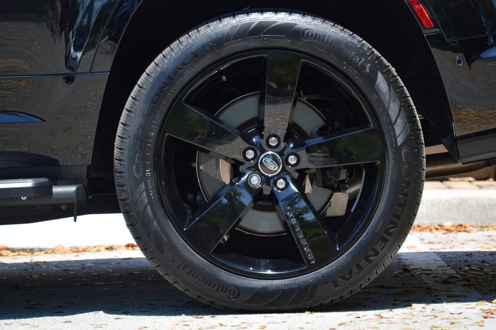 Used 2025 Land Rover Defender 130 V8 image 8