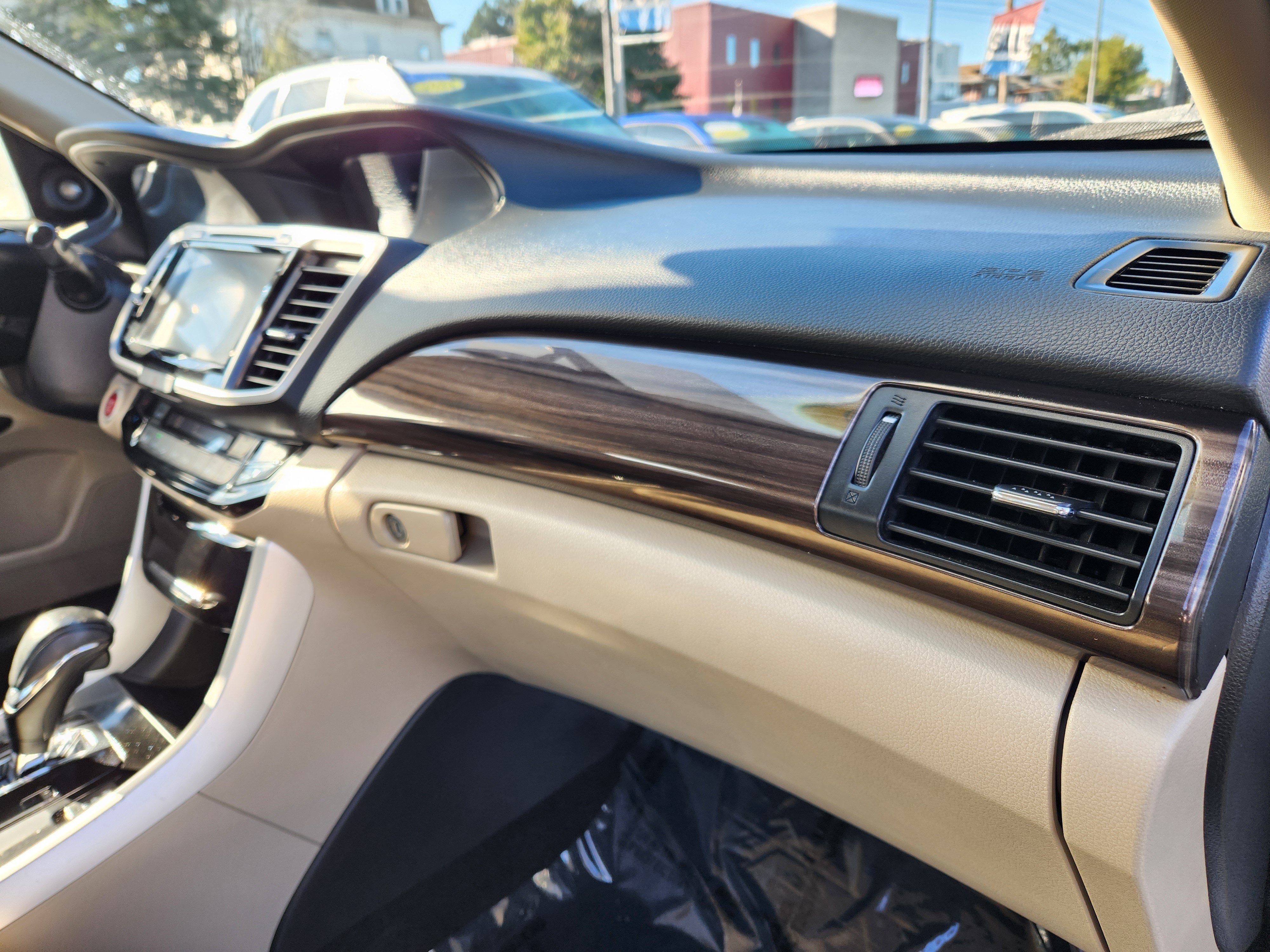 Used 2016 Honda Accord EX-L image 16