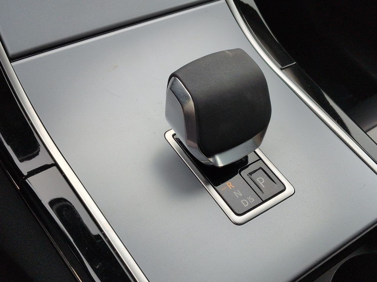 Certified 2025 Land Rover Range Rover Velar S AWD/4WD image 18