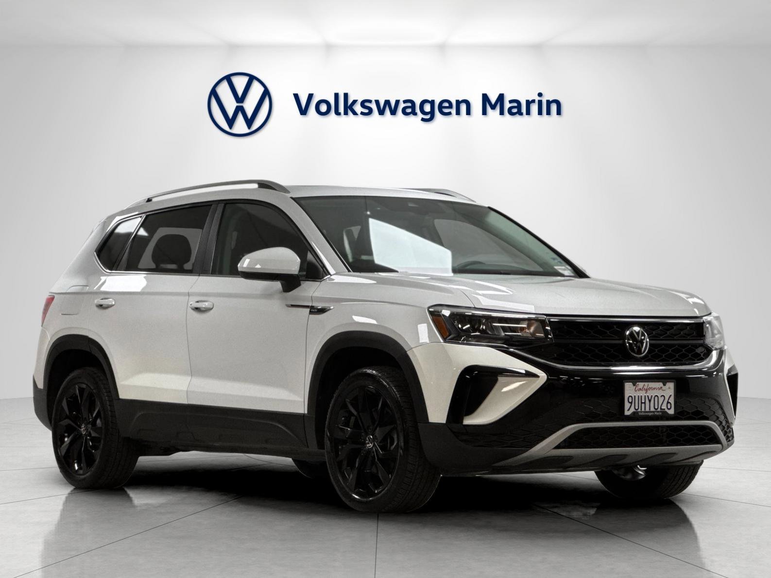 Used 2023 Volkswagen Taos SE w/ Panoramic Sunroof Package FWD image 7