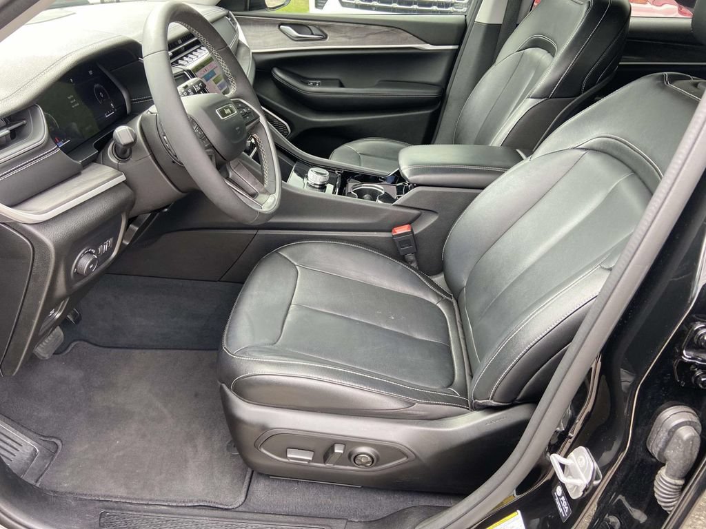 Used 2023 Jeep Grand Cherokee L Limited RWD image 22