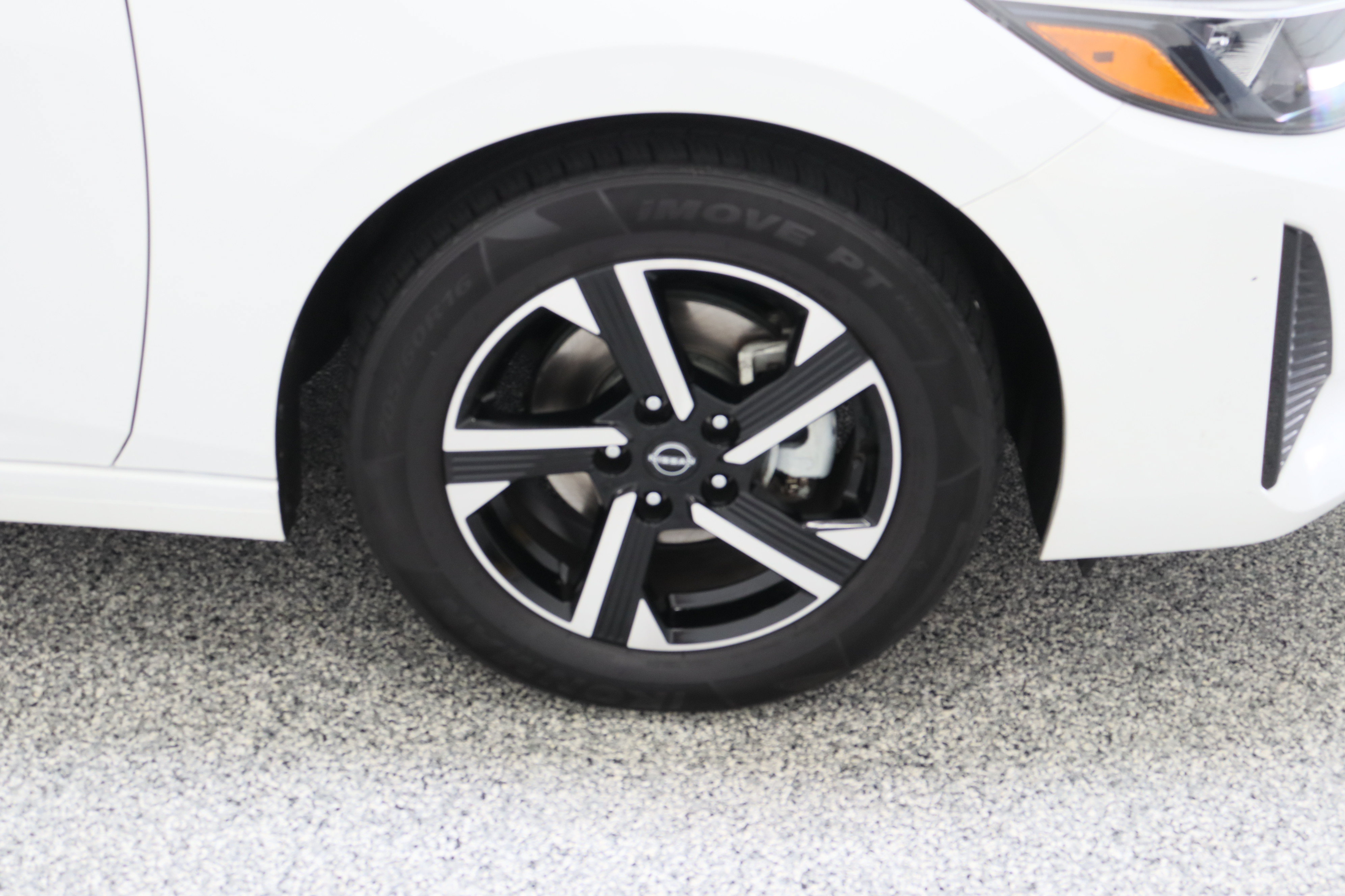 Used 2024 Nissan Sentra SV FWD image 5