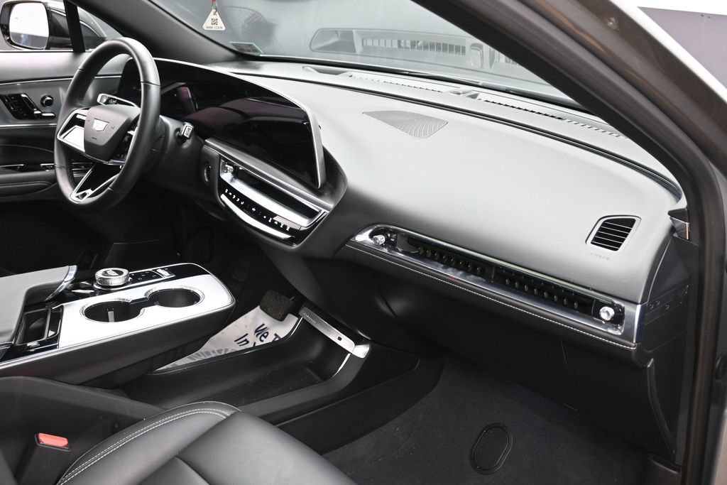 Used 2024 Cadillac Lyriq Tech RWD image 15