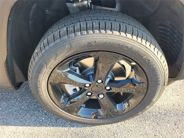 New 2025 Jeep Grand Cherokee L Limited w/ Black Appearance Package image 20