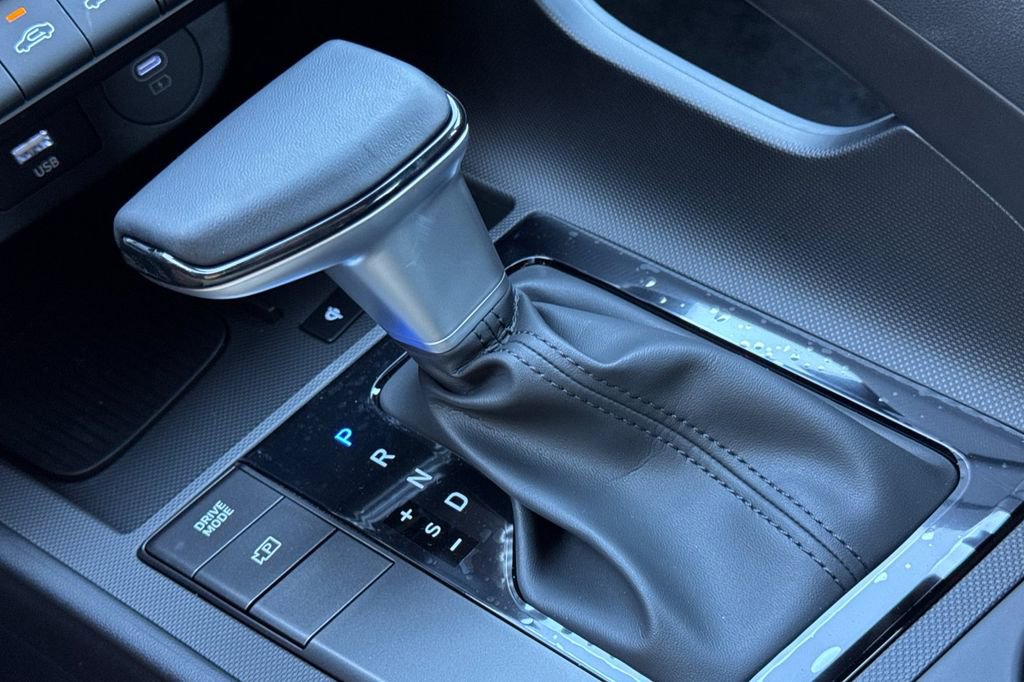 New 2025 Hyundai Elantra Sport image 17