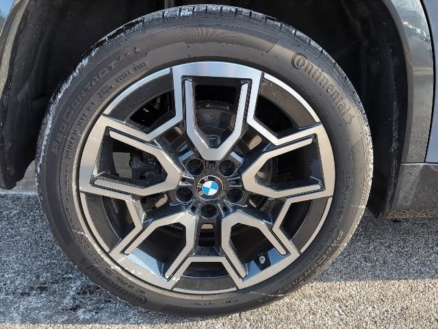 Used 2025 BMW X1 xDrive28i w/ Technology Package image 9