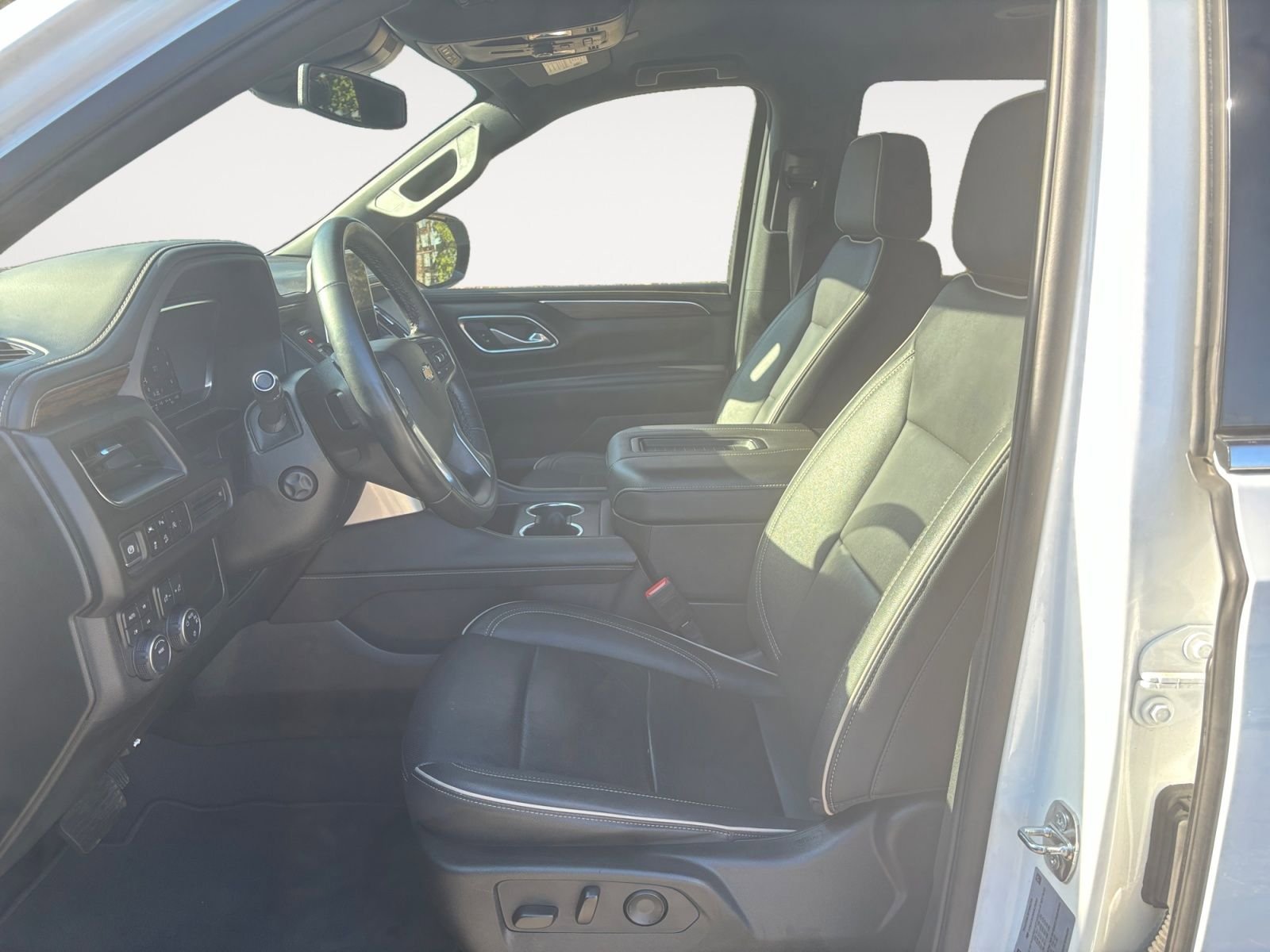 Used 2024 Chevrolet Tahoe Premier AWD/4WD image 9
