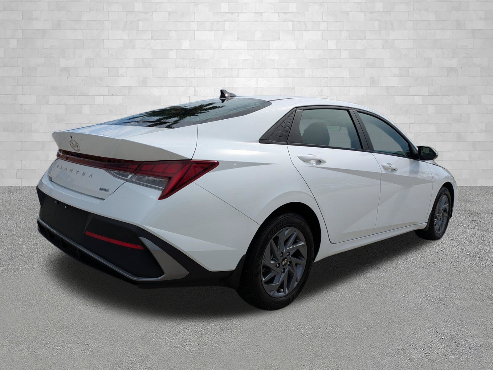 Certified 2024 Hyundai Elantra Blue FWD image 2