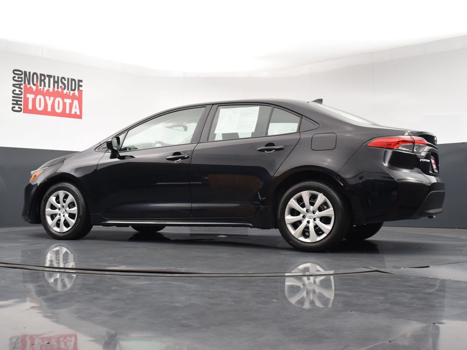 Used 2025 Toyota Corolla LE FWD image 25