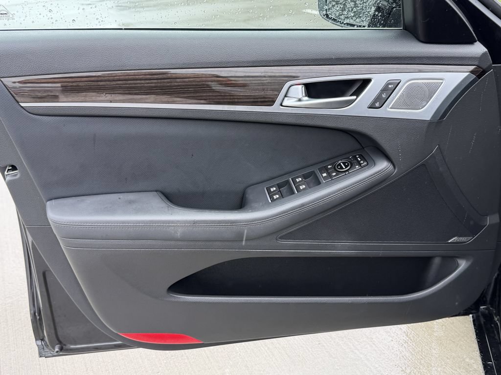 Used 2018 Genesis G80 3.8 w/ Option Group 02 RWD image 10