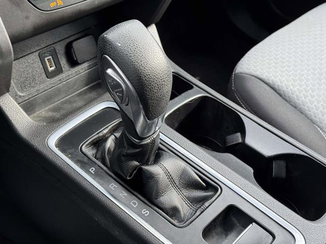Used 2019 Ford Escape SE image 18