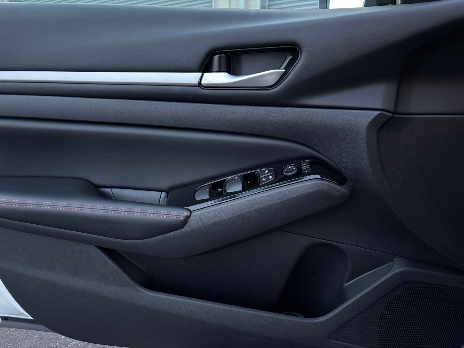 Used 2025 Nissan Altima 2.5 SR image 20