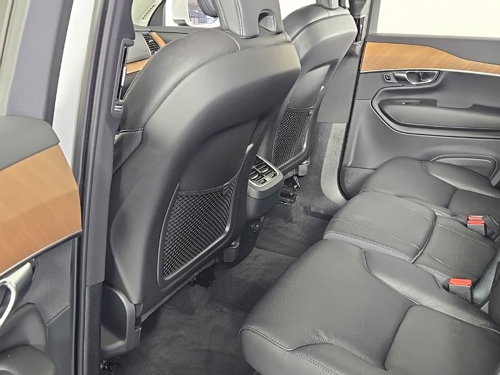 Certified 2023 Volvo XC90 B6 Plus w/ Protection Package Premier AWD/4WD image 17