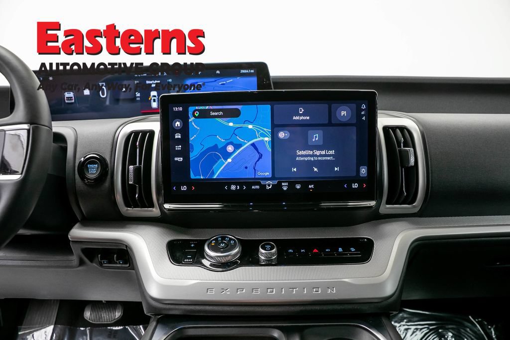 Used 2025 Ford Expedition Active AWD/4WD image 18